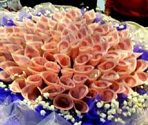 CEL MAI SCUMP buchet din lume! Cadoul inedit oferit de un chinez iubitei sale (FOTO)