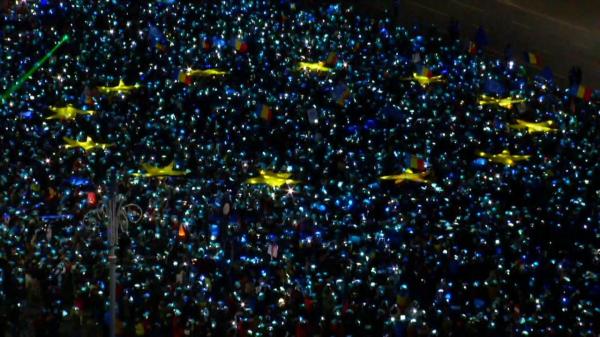 Trei mii de oameni au format steagul Uniunii Europene, în Piața Victoriei, în cea de-a 27-a zi de proteste. Manifestații și în țară