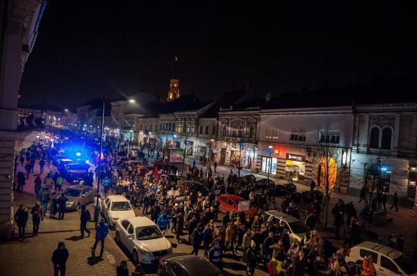 Ce primeşti, la Cluj, dacă faci 10.000 de paşi la protestele împotriva Ordonanţei 13