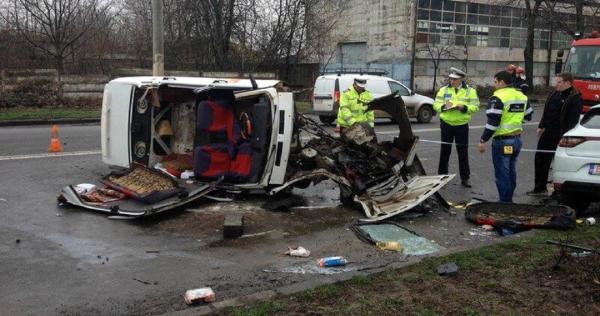 UPDATE: Accident în Giurgiu: O fată de 21 de ani a MURIT. Alte patru persoane, între care doi COPII, au fost RĂNITE (FOTO)