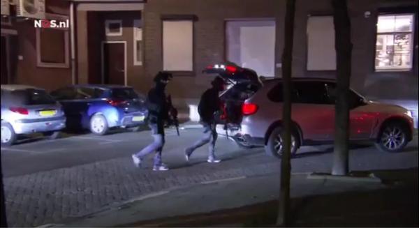 Ministrul turc al familiei, arestat și expulzat din Olanda! Polițiști înarmați au fost mobilizați la Consulatul Turciei din Rotterdam (VIDEO)