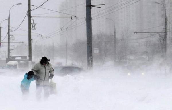 ALERTĂ METEO! Mai multe judeţe, sub cod galben de vânt şi NINSORI VISCOLITE. Ce-i aşteptă pe bucureşteni, în următoarele ore