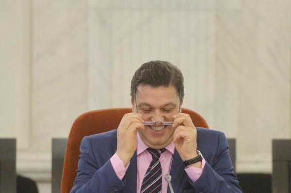 Legea graţierii, din nou în atenţia publică. Comisia juridică a Senatului reia dezbaterile proiectului