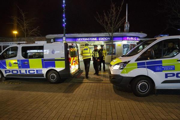 Noi arestări în cazul atentatului de la Londra. Alte două persoane au fost reţinute