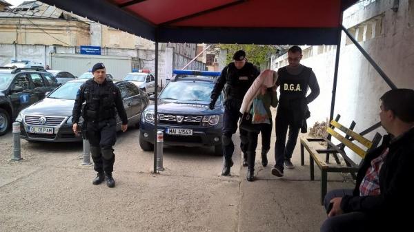 NICIO MĂSURĂ preventivă în cazul anchetei DGA Galaţi ce vizează funcţionara acuzată că a facilitat obţinerea de vize de reşedinţă pentru moldoveni