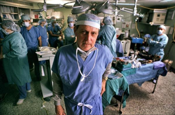A murit părintele transplantului de organe. Cine a fost Thomas Starzl
