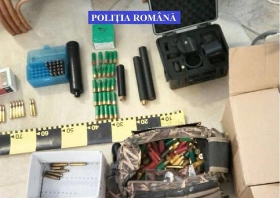 Muniţie pentru ARME LETALE, descoperită la Iaşi în mai multe colete venite din America (FOTO)