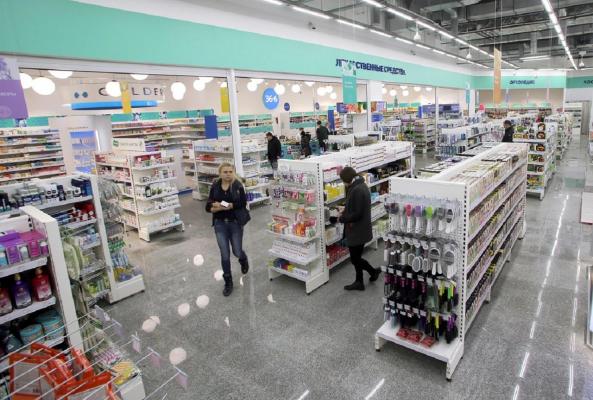 Pedepse MULT MAI DURE pentru falsificarea de alimente, medicamente şi de mărci. Cu ce propuneri vine un nou proiect de lege