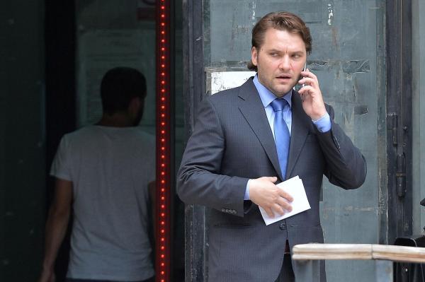 Fostul senator Dan Şova răspunde după scandalul de la Direcţia de Permise: "Am intrat şi m-am dus la un ghişeu gol"