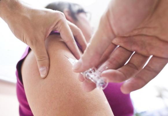 Legea VACCINĂRII: Părinţii pot fi acuzaţi de RELE TRATAMENTE dacă nu îşi vaccinează copiii. Vezi ce mai PREVEDE legea