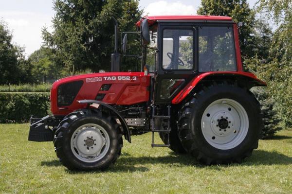 Decizie INCREDIBILĂ a ICCJ anunţată astăzi: Tractorul NU ESTE autovehicul şi poate fi condus pe şosele, FĂRĂ PERMIS