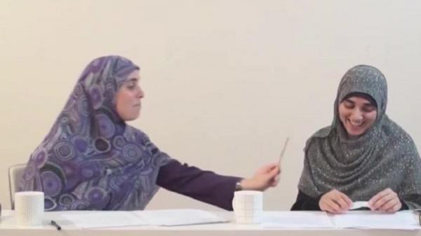 Două musulmane au stârnit furie pe internet, după ce au publicat un video în care ÎNCURAJEAZĂ VIOLENŢA DOMESTICĂ