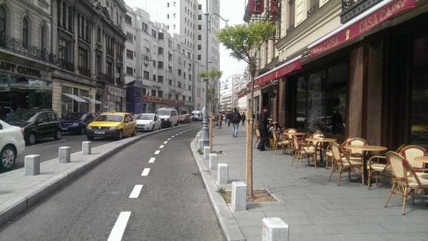 Din această seară nu se mai circulă cu maşina pe Calea Victoriei. Când expiră interdicţia de circulaţie