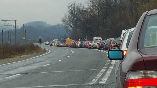 Românii dau fuga la munte, în vacanţa de Paşte! TRAFIC INFERNAL pe Valea Prahovei!