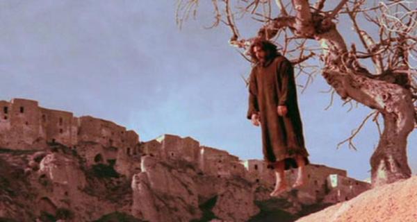 Un tânăr de 23 de ani s-a SPÂNZURAT în timp ce juca într-o scenetă