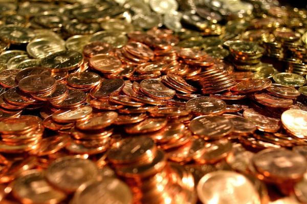 CURS VALUTAR. Leul devine tot mai PUTERNIC în faţa monedei Euro şi a dolarului american
