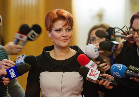 Legea salarizării, în linie dreaptă. Ministrul Muncii: "Nu am niciun stres că nu va trece repede de Parlament"