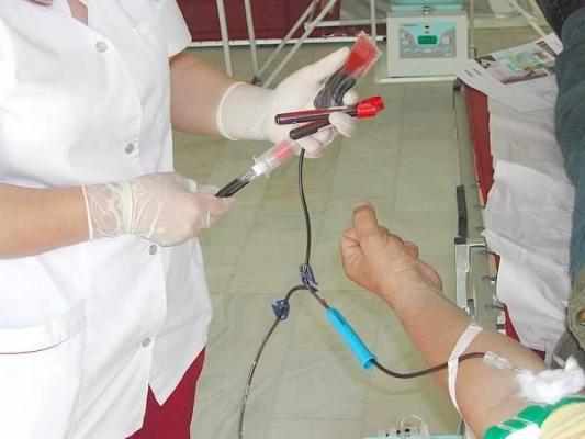 Asistenta care a făcut transfuzia în urma căreia un om a murit la Spitalul Sfântul Pantelimon din Bucureşti, amendată cu 1.000 de lei