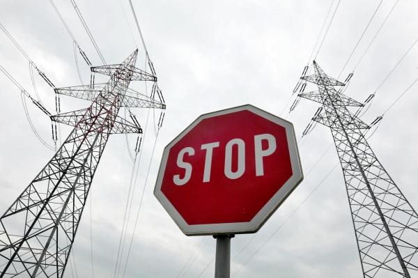 Oraşul Târgu Bujor şi zeci de localităţi din Galaţi, în continuare FĂRĂ CURENT ELECTRIC după vremea rea