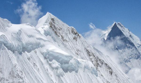 PROVOCAREA supremă! Horia Colibăşanu vrea să atingă Everestul fără oxigen şi şerpaşi. Românul a ajuns deja la 6.400 metri, în Himalaya