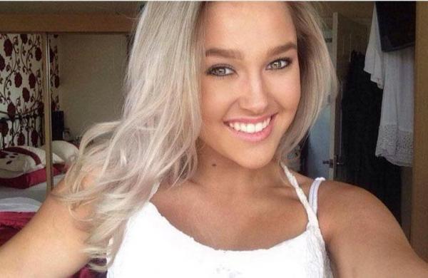 CAZ ŞOCANT! O tânără a fost CĂLCATĂ PE CAP de cinci ori de iubitul ei, pentru că fata îi ignora apelurile. Bărbatul a ameninţat-o că îi sparge capul cu ciocanul (FOTO)