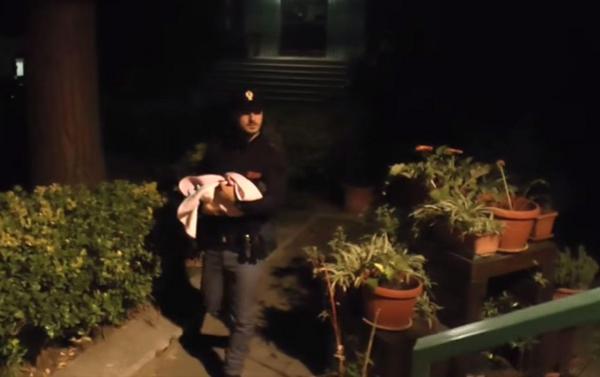 Noi DEZVĂLUIRI în cazul româncei care şi-a vândut fetiţa în Italia, pentru 20000 euro: Femeia nu vrea să păstreze copilul, pentru că tatăl este un refugiat din Mali (VIDEO)