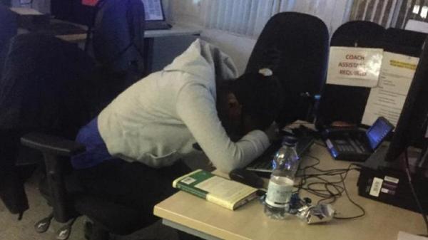 BÂTAIE DE JOC: Asistenţii sociali de la o linie de urgenţă anti-sinucideri REFUZAU să răspundă la telefoane