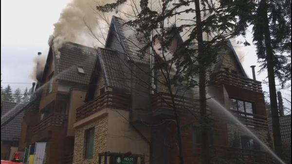 Cine este proprietarul hotelului de 5 stele din Sinaia, care a ars azi-noapte