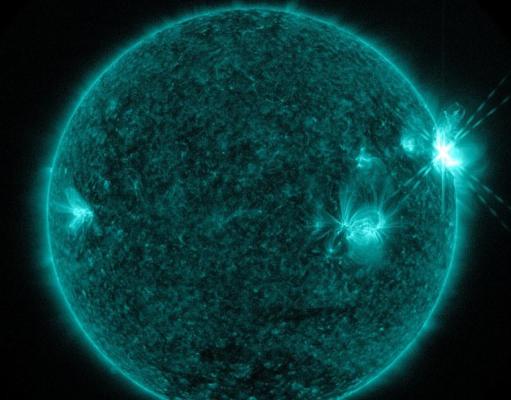 Trei EXPLOZII SOLARE au avut loc recent. NASA a publicat imagini SPECTACULOASE
