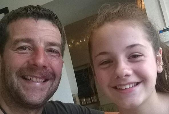 SCANDALOS: Un văduv, care a vrut să îi ofere un weekend distractiv fiicei sale de 13 ani, a fost acuzat de PEDOFILIE