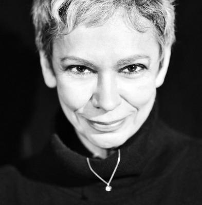 REACŢIE vehementă a actriţei Oana Pellea pe Facebook: "Stai, Doamne iartă-mă, acasă. Stai pe Facebook cât vrei, îți economisești şi banii și nici nu deranjezi"