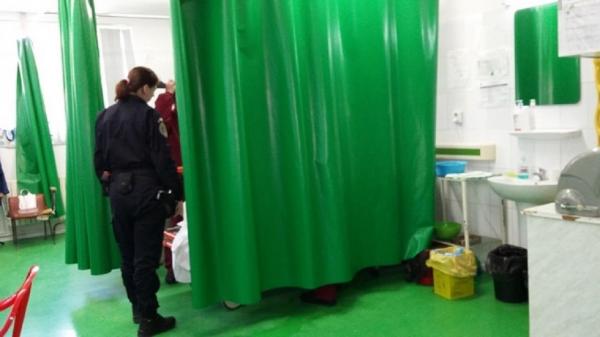 SCANDAL MONSTRU la Spitalul de Urgenţă Galaţi. O asistentă a fost BĂTUTĂ de un bătrân BEAT CRIŢĂ