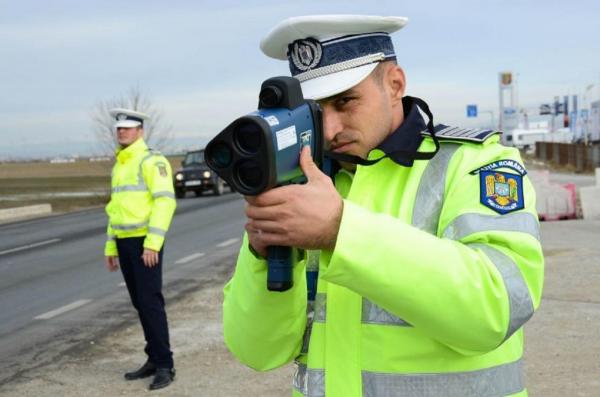 Arestat din prea multă precauţie! Un tânâr a atras atenţia poliţiei, dearece conducea cu o viteză mult prea mică
