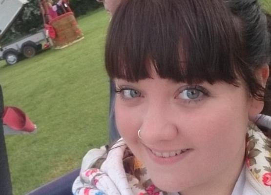 Selfie înainte de dezastru! O tânără s-a fotografiat chiar înainte de a fi electrocutată, într-un teribil accident