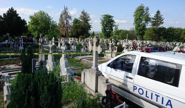 Caz fără precedent la Botoşani! Un tânăr care ar fi fost otrăvit de fosta Securitate pentru mesaje anticomuniste, deshumat după 32 de ani