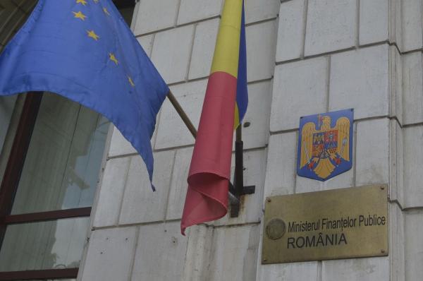 Angajaţii de la Finanţe protestează pentru a treia zi. Şeful ANAF s-a întâlnit cu premierul Grindeanu la Palatul Victoria