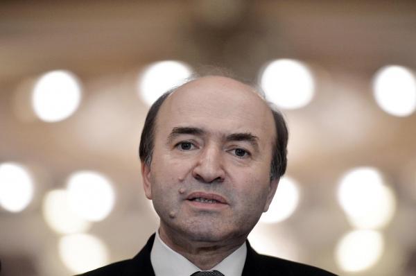 Tudorel Toader, despre arhiva SIPA: "Nu ştiu când ar putea fi desecretizată, mă documentez privind istoricul constituirii"