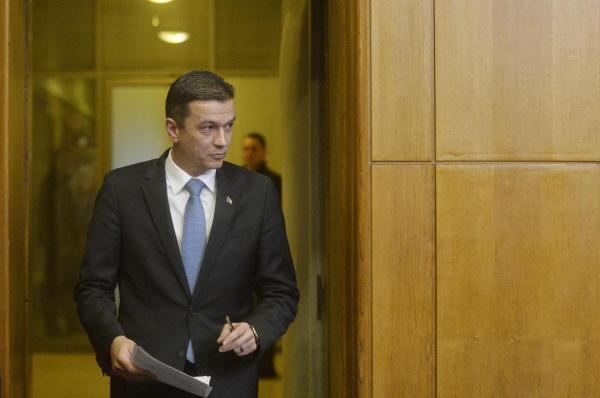 Reacţia lui Grindeanu pe desecretizarea arhivei SIPA: "Trebuie să terminăm cu aşa-zisele himere pe care diverşi le au"