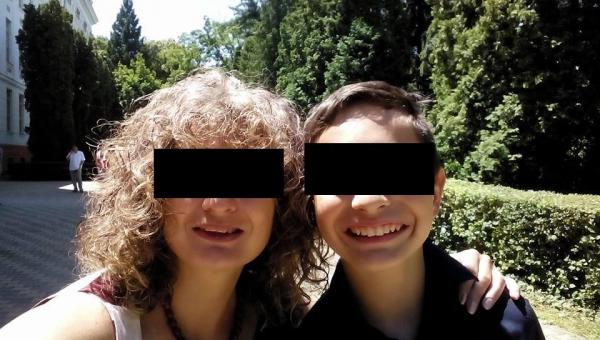 MOTIVUL halucinant pentru care elevul olimpic din Târgu Jiu a fost SNOPIT ÎN BĂTAIE. Copilul a ajuns la spital şi cu urme de MUŞCĂTURI (VIDEO)