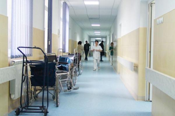 O tânără de 24 de ani, MOARTĂ după ce a născut prin cezariană la un spital din Arad!