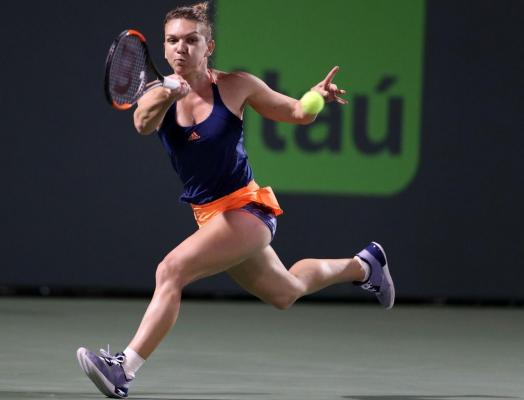 Simona Halep, accidentată la gleznă, a pierdut finala turneului de la Roma