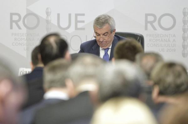 Tăriceanu, supărat pe miniştrii ALDE: "Nu comunică între ei, ne înştiinţează pe noi despre probleme"