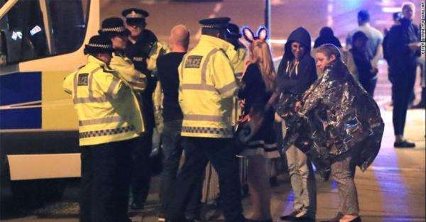 Poliţia britanică a arestat vineri încă un suspect, după atentatul de la Manchester, de luni, soldat cu 22 de morţi