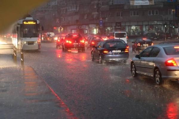 AVERTIZARE de ultimă oră! Fenomene meteo EXTREME, sâmbătă, în Capitală! Schimbare majoră duminică