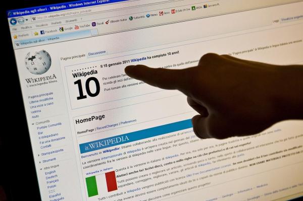 China îşi lansează PROPRIA variantă Wikipedia