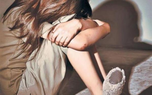 Şi-a VIOLAT fetiţa de 12 ani, iar judecătorii VASLUIENI i-au dat PEDEAPSA MINIMĂ! Ce sentinţă a primit "tatăl model", după ce şi-a batjocorit propriul copil