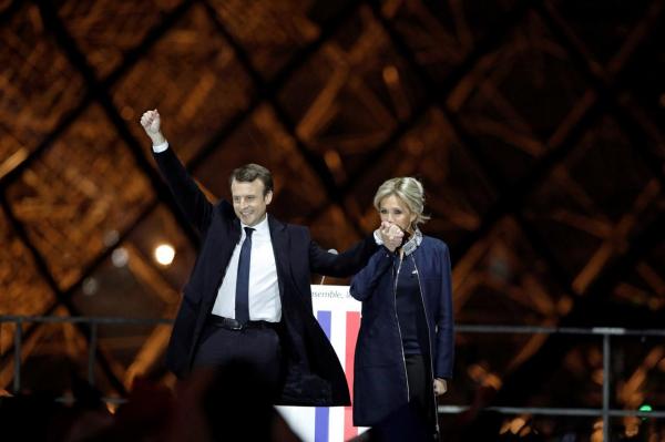 Emmanuel Macron e noul Președinte al Franței, după o victorie categorică în alegeri. Marine Le Pen și-a recunoscut înfrângerea