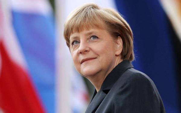 Angela Merkel PROMITE SPRIJIN pentru combaterea ŞOMAJULUI în Franţa!