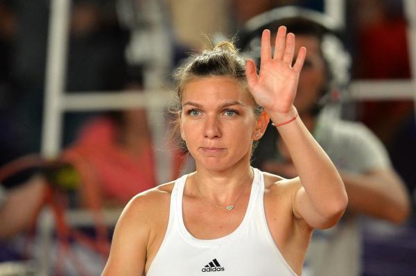 Calificare cu emoţii pentru Simona Halep! Locul 8 WTA merge în optimile de finală de la Madrid, după un meci dur