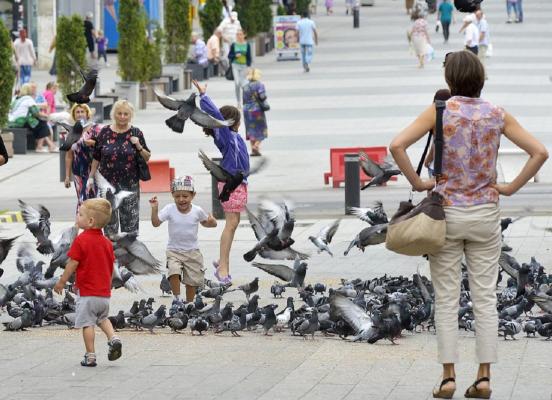 Cifre dramatice! În aprilie, România a pierdut din populaţie echivalentul a trei comune